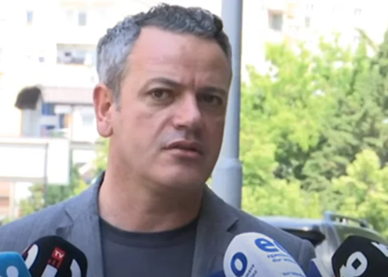 Gashi: Kosova s’e ka luksin me u marrë me çmenduri, bota po ndryshon