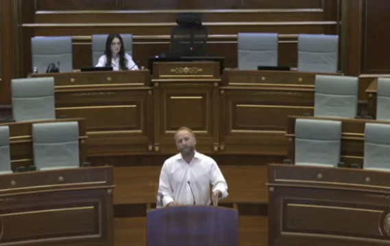 PDK, LDK dhe AAK vazhdojnë seancën pa Deharin e VV-në