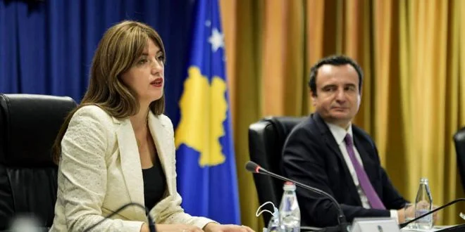 Haxhiu drejton “gishtin” kah opozita për certifikimin e Listës Serbe, harron kur bashkëpunonin me ta