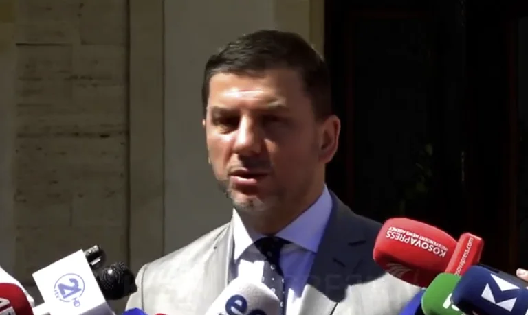 Krasniqi: PDK e ka lëndën gati për shkeljet kushtetuese nga Kryesuesi i seancës dhe LVV