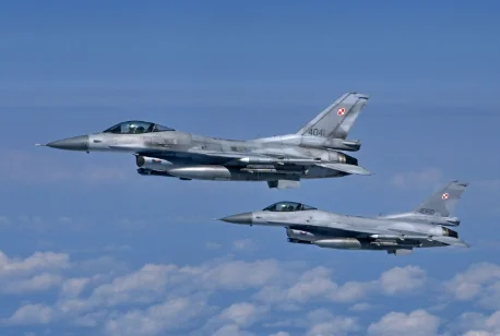 NATO ngre avionët luftarakë pas sulmeve ruse dhe rrëzimit të F-16 ukrainas