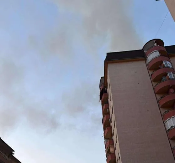 Zjarri në një ndërtesë në Prishtinë, policia jep detaje