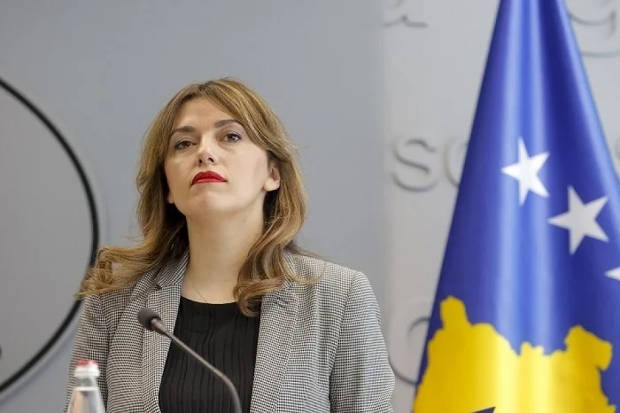Haxhiu kurrqysh s’po mund t’i bind bashkëpartiakët: Kodin Civil nuk e dërgojmë në Kuvend derisa s’i kemi votat