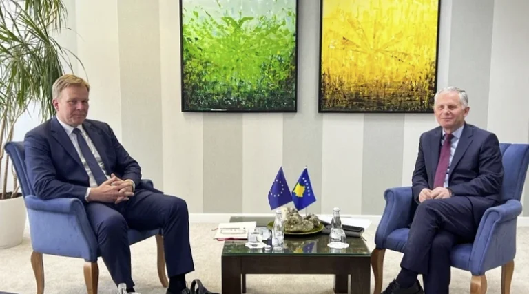 Bislimi takon Peter Sorensen në Bruksel