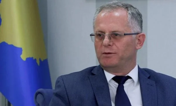 Gazeta ukrainase e ndryshon artikullin ku Bislimi fliste për luftë