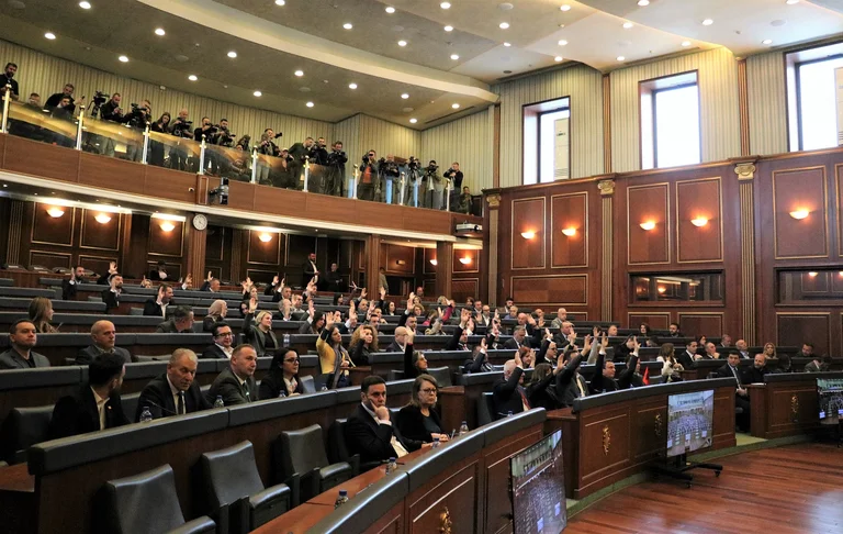 “Të kufizohet mundësia e propozimit të të njëjtit kandidat për Kryetar Kuvendit”, këto janë komentet që u dërguan në Gjykatën Kushtetuese