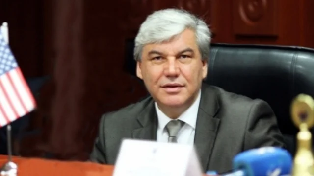 Ish gjyqtari i Kushtetuesës: Vendimi i qeverisë për pronat e Manastirit të Deçanit i drejtë