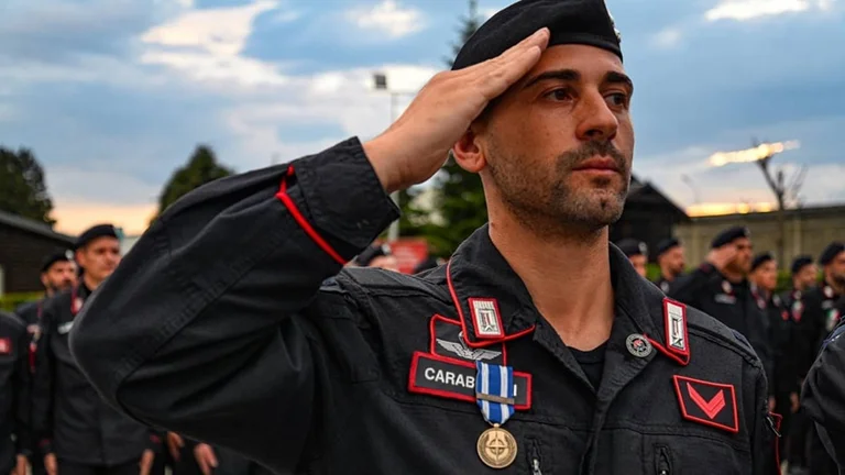 Karabinierët italianë të KFOR-it dekorohen me medalje