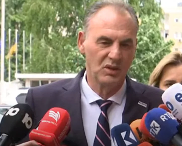 “Po pres informacione shtesë”, thotë Limaj për propozimin e LDK-së