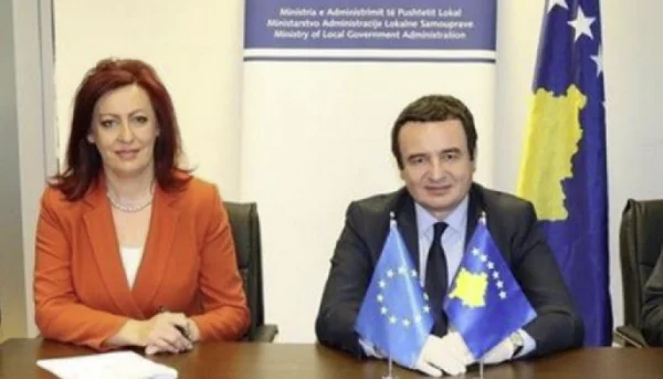 Emilja Rexhepi eskalon ndaj Lumir Abdixhikut, e quan “shovinist njëetnik”