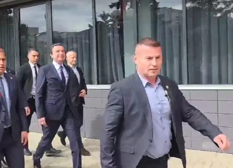Kurti as sot s’u përgjigjet mediave për votat e konstituimit (VIDEO)