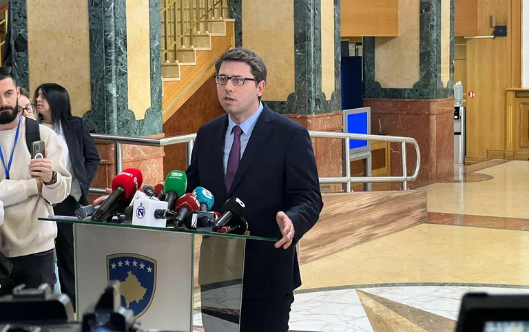 Murati: Kandidatja është Albulena Haxhiu, sot dhe në çdo votim tjetër