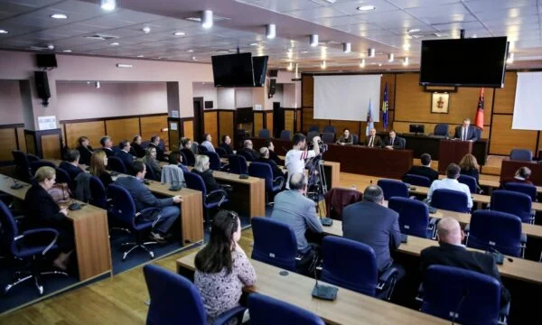 VV bojkoton seancën e jashtëzakonshme të Kuvendit Komunal të Prishtinës