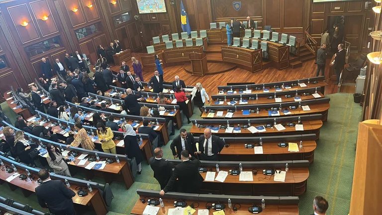 Dje dështoi seanca – Konstituimi i Kuvendit në vendnumëro