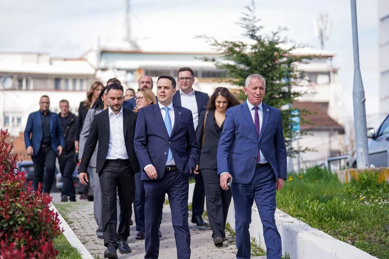 ‘Instruksionet’ e fundit se si të veprohet: Nesër mblidhet LDK, pak minuta para fillimit të seancës