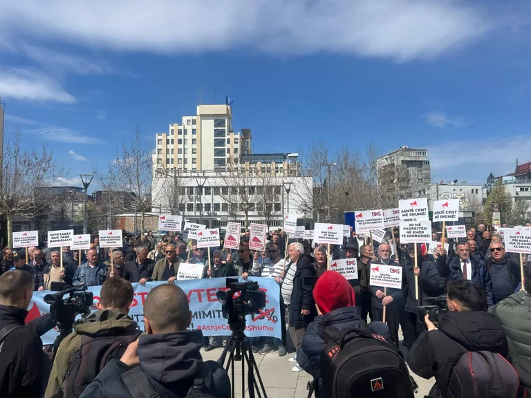 Nis protesta kundër shtrenjtimit të çmimit të rrymës