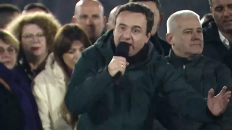 ‘LyDykyhi dhe Pydykyhi’, ‘Çfarë hajvanash’: Kurti harron ofendimet e rënda ndaj opozitës – ia nis me ftesa për takime
