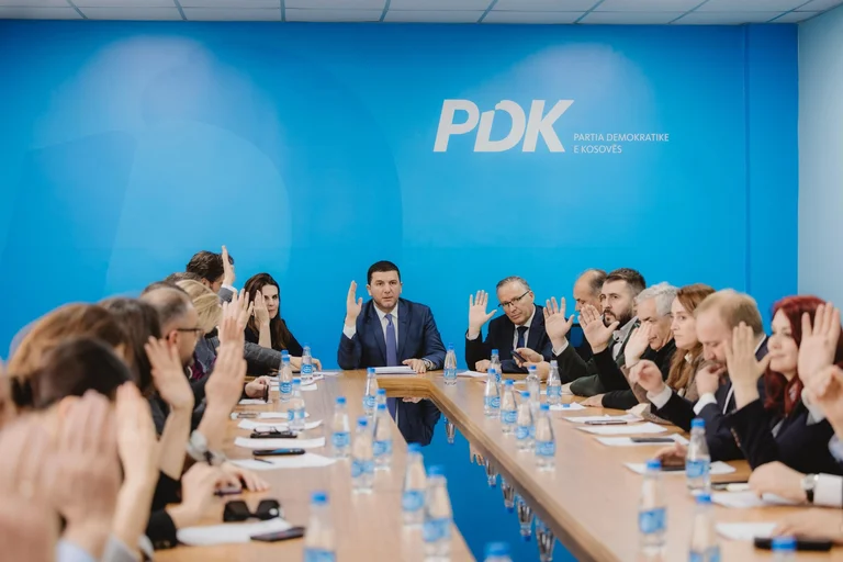 Përfundon mbledhja e Kryesisë e PDK-së: Nëse VV’ja nuk arrin, ne jemi të gatshëm të marrim përgjegjësinë në formimin e Qeverisë së re