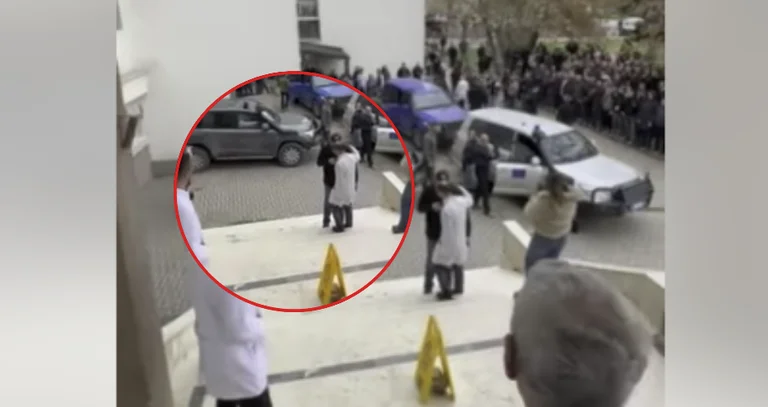 Momenti që ju ka ikur-Polici i Speciales kthehet edhe njëherë e qorton mjekun që e përshëndeti Hashim Thaçin(VIDEO)