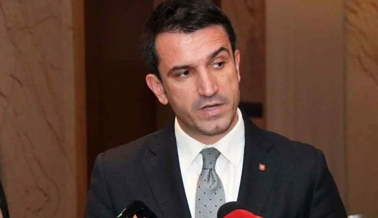 Gjykata rrëzon kërkesën e Veliajt për kthimin e telefonit të sekuestruar