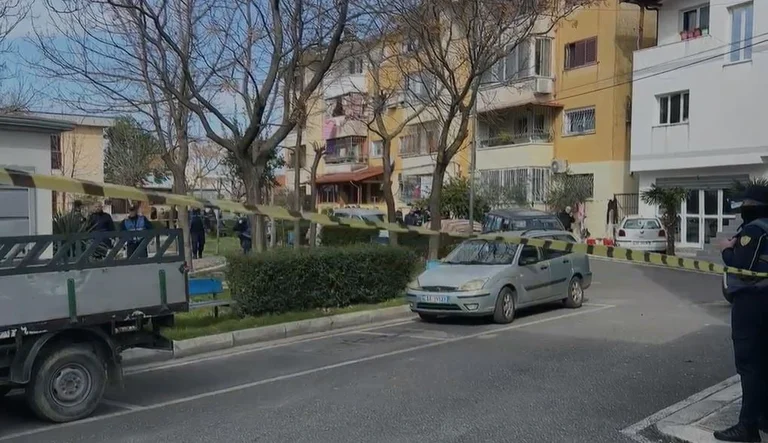 Detaje të rënda: 34-vjeçari në Shkodër qëlloi të dashurën dhe më pas vrau veten – e reja në luftë me jetën