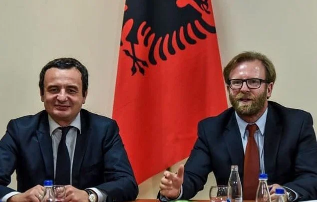 Haki Abazi flet për përçarjet në VV: Kurti ka dosje me emra të deputetëve