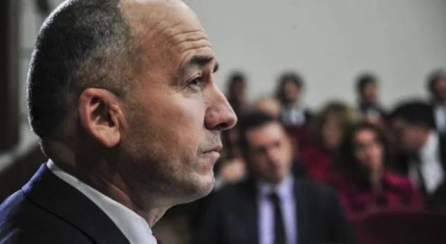 Momenti kur sulmohet fizikisht Gazmend Muhaxheri në Pejë