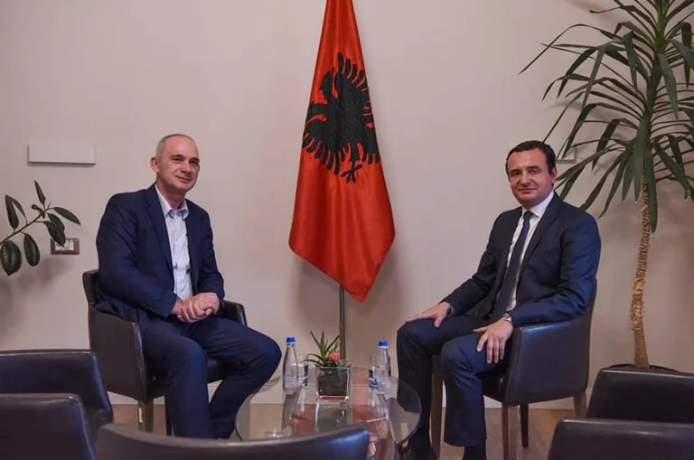 Deputeti i Vetëvendosjes nuk e përjashton mundësinë e largimit nga kjo parti