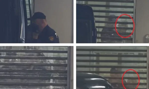 I rrethuar nga forca të shumta të policisë, Ilir Meta mbërrin në gjykatë