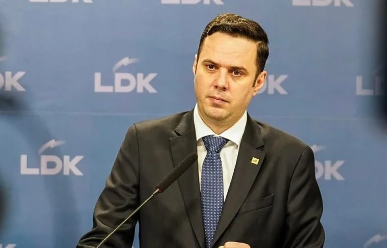 Abdixhiku prezanton gjeneralin e UÇK’së që aderoi në LDK