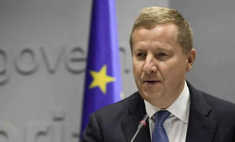 Vendimi i Kurtit për t’ia regjistruar pronat Manastrit të Deçanit, Szunyog: Ditë e mirë për sundimin e ligjit në Kosovë