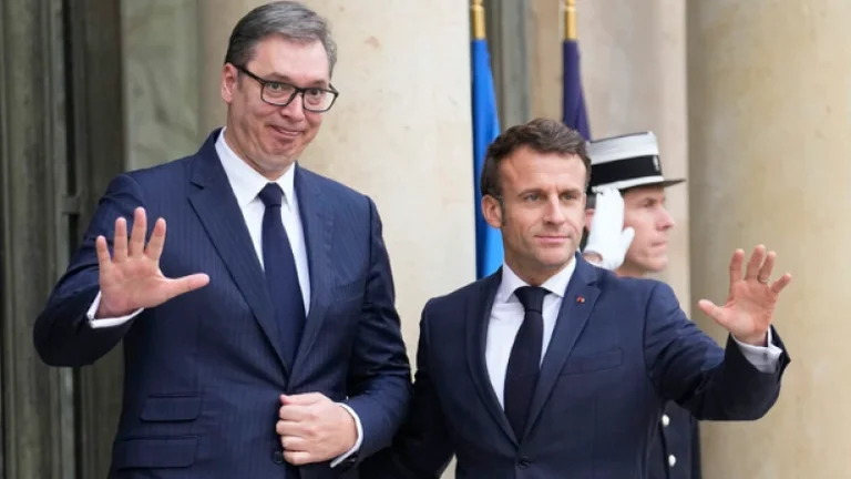 Macron ia kujtoi Vuçiqit Banjskën: A do ta zgjidhë Beogradi rastin e sulmit në Kosovë?