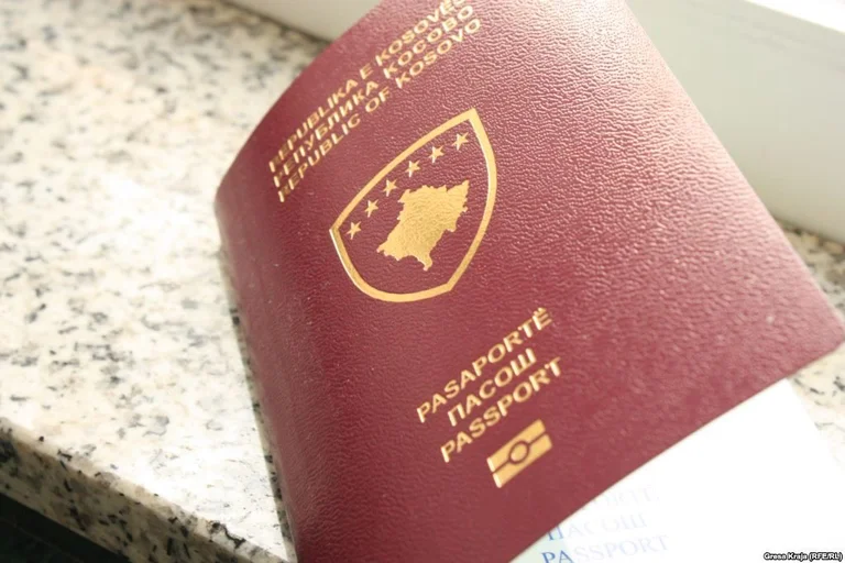 “Liberalizimi i vizave për serbët e Kosovës me pasaporta të Serbisë cenim i sovranitetit”