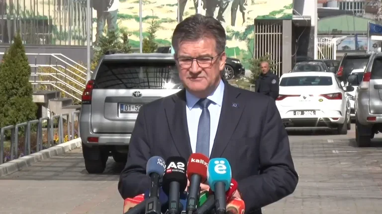 Lajçak shkruan për ‘çështjen e dinarit’: Pres propozime në takimin tjetër