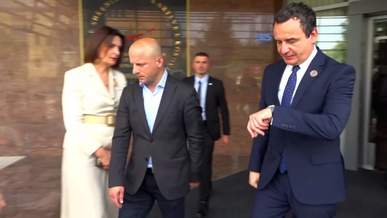 A do të takohet me Ramën, s’përgjigjet Kurti