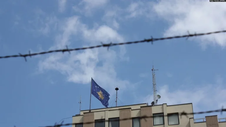 Qeveria me qëndrim të ‘vakët’ për arrestimin e kosovarit nga Serbia – Ish zvministri: Reagimi i tyre asocion me ndonjë OJQ
