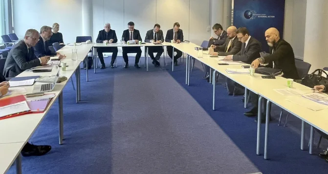 Lajçak flet për takimin rreth dinarit: U paraqit një dokument kompromisi, presim komente konstruktive