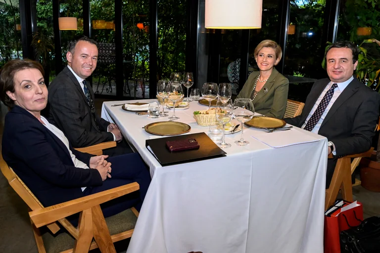 “Era zgjedhje”-Kurti i mbledh partnerët e koalicionit-zbulohen detaje