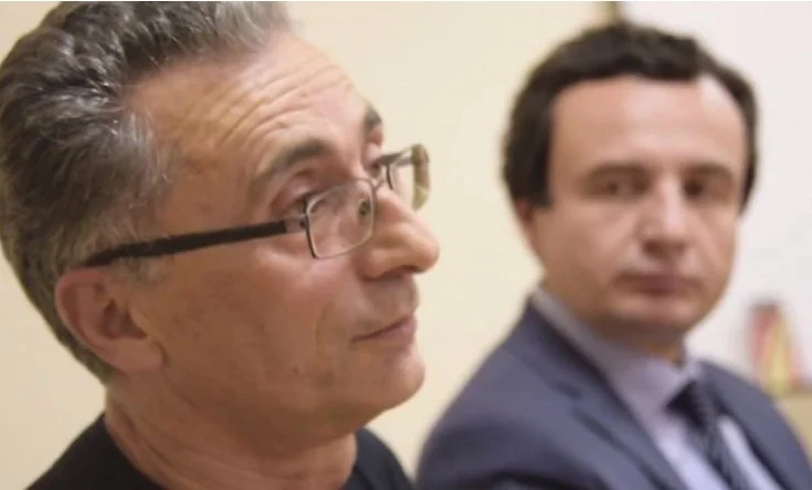 Ideologu i VV-së linçon 13 analistë, përfshirë ish shefin e tij: Thotë se “po punojnë për Serbinë”