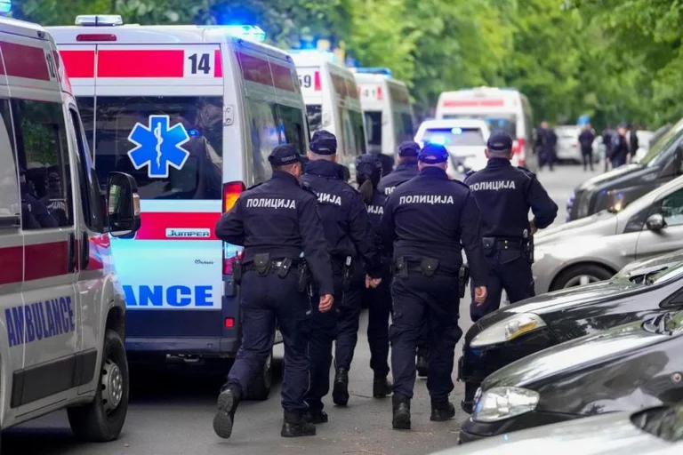 Lirohen katër policë të ndaluar në Serbi, atje mbetet vetëm zv. drejtori Jankoviq