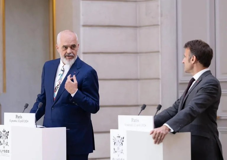 Macron i qartë para Ramës: Normalizimi i marrëdhënieve mes Kosovës dhe Serbisë është i domosdoshëm për tërë rajonin