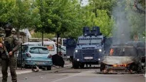 Freedom House: Viti u përcoll me përshkallëzim të dhunës së nxitur pjesërisht prej lidhjeve jozyrtare të Beogradit