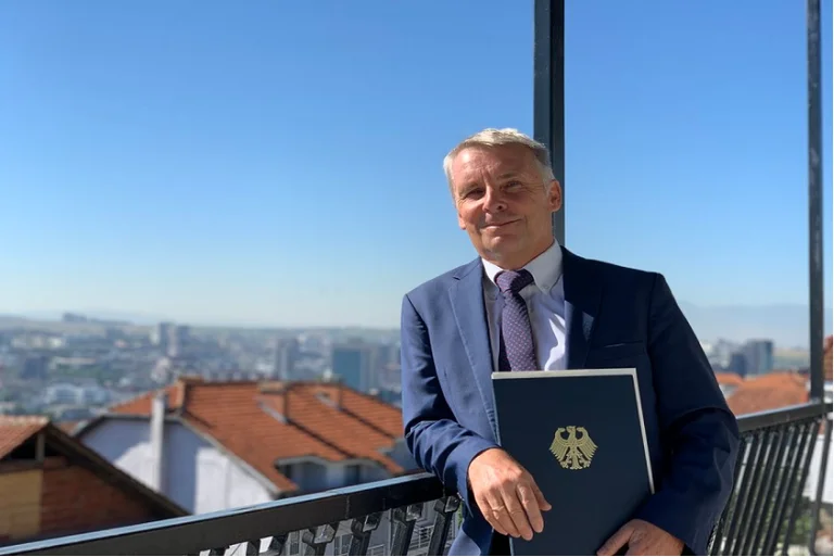 Bojkotimi i Listës Serbe për shkarkimin e kryetarëve, ambasadori gjerman: Rast i qartë i presionit ndaj qytetarëve në Veri