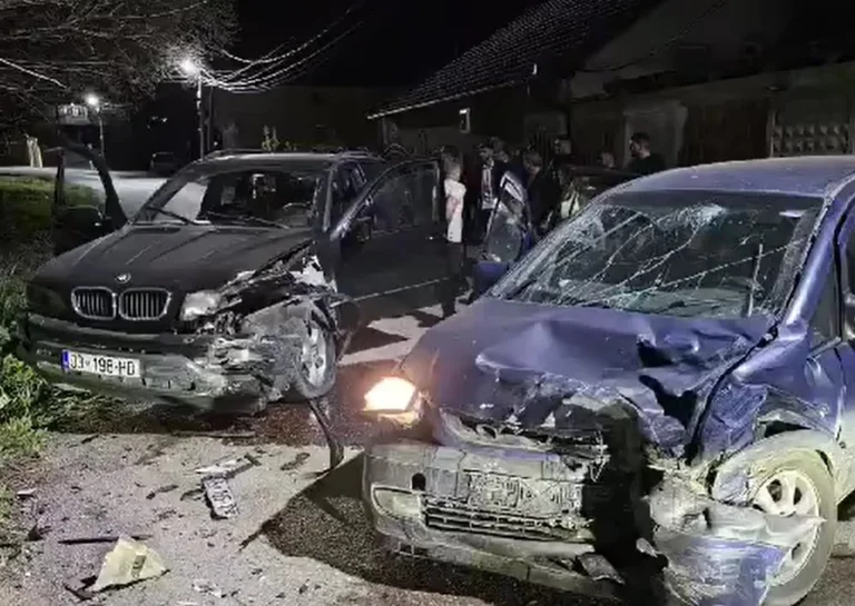 Dyshohet për 8 të lënduar pas një aksidenti të rëndë në Klinë