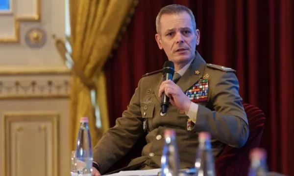 Brigadieri i KFOR’it mesazhe nga Budapesti: Kush do telashe me njerëzit tanë, përballet me organizatën më të fuqishme ushtarake në botë
