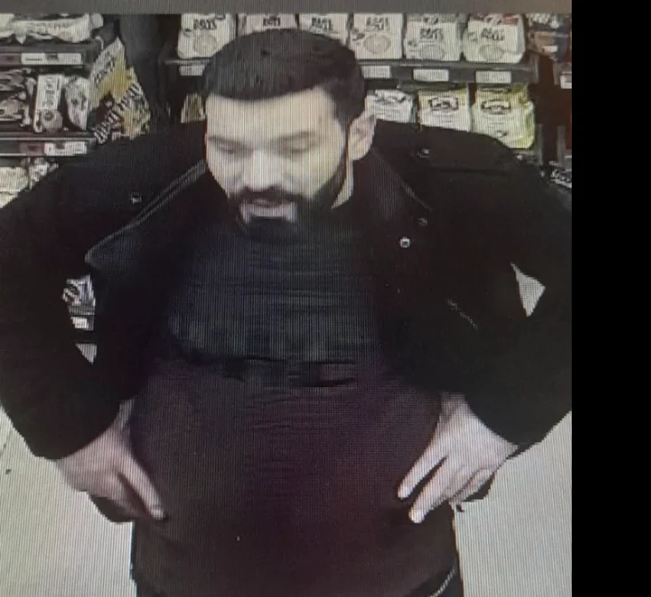Nëse e shihni këtë person urgjent lajmërojeni policinë