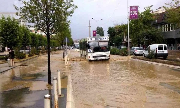 IHK del me paralajmërim: Ka mundësi për vërshime të shpejta