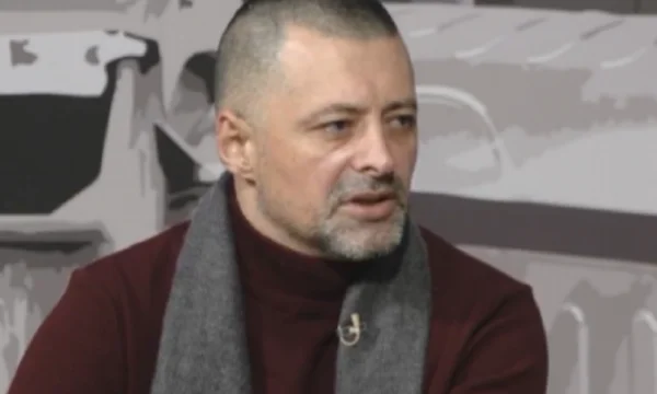 Duraku: Arben Vitia kundër dialogut me infermierët, duhen veprime sindikale