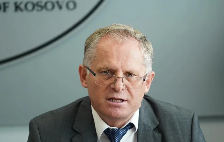 Bislimi i thotë “PO” Lajçakut për takim me Petkoviqin – më 19 mars do shkojë në Bruksel