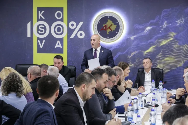AAK publikon kontratën e qeras për zyrat në shfrytëzim, Pecin e quan manipulativ (DOKUMENT)